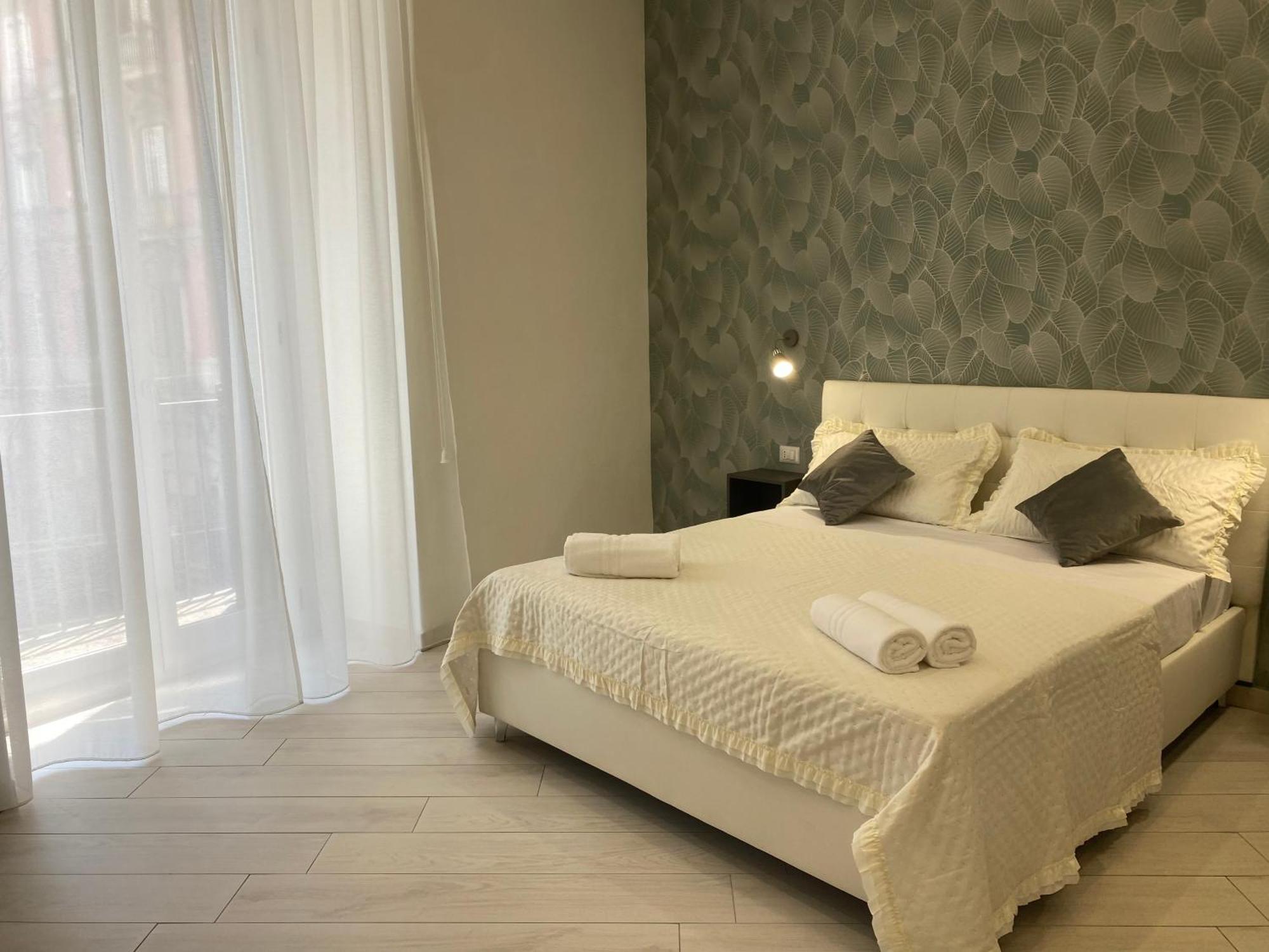 Ludben Dante Hotel เนเปิลส์ ภายนอก รูปภาพ